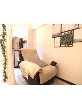 ゆったり空間で施術が受けられるサロン