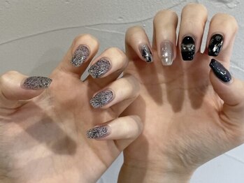 black nail