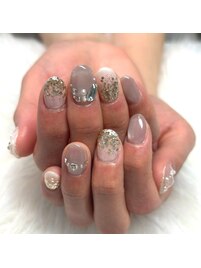 ビジューネイル/上品ネイル