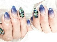 アリイネイルズ(ALII Nails)/ブルーグラデキラキラネイル