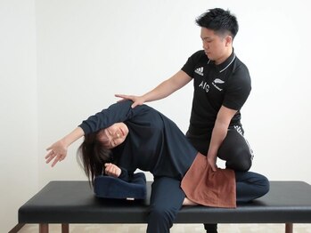 Rストレッチ 北大路店/背中と横腹のストレッチ