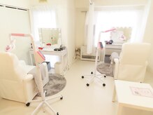 エクシアホワイトニング 札幌駅前店の雰囲気（白を基調とした落ち着いた雰囲気のサロン♪）