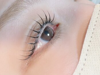 ビューティーグロウ(BEAUTY-GROW)の写真/やりすぎ感のない洗練された目元へ◇お顔立ちや骨格に品よく溶け込む、大人のオーダーメイド提案【浜松】