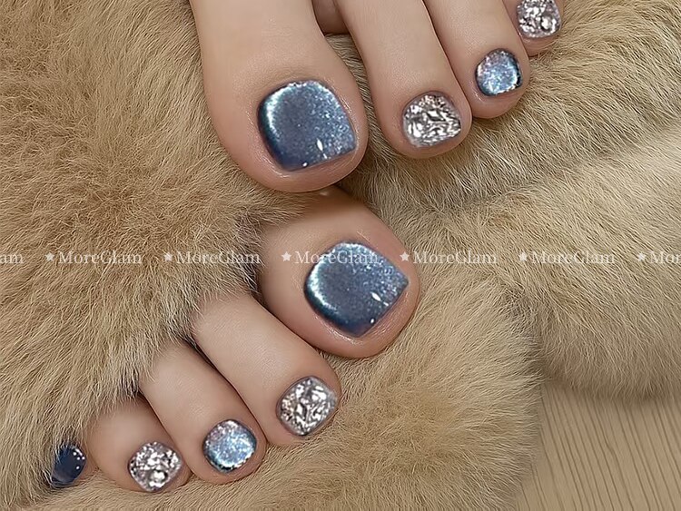 2026年冬トレンド】ストーンのネイルデザイン集｜人気順