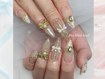 ピオミエルネイル 新宿(pio miel nail)/ベージュグラデ×ゴールドラメ