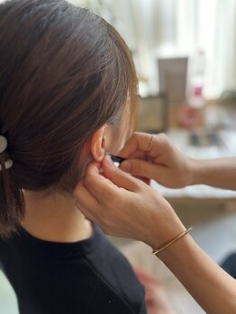 ジフィー(Gify)/耳ツボジュエリーPOPUP