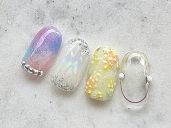 ビアンカ(Bianca)の写真/大切な日だからこそキレイな指先を…♪花嫁さんはもちろん、お呼ばれの方の指先も華やかにいたします。