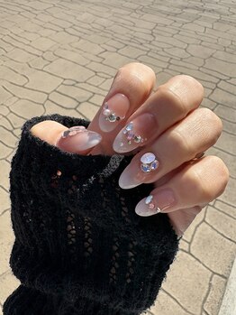 ブライトサロン(Bright Salon)の写真/うる艶×ビジューで指先から春のトキメキ☆