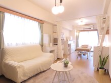 リパール(Ri Pearl)の雰囲気(白とグリーンを基調とした心から寛げる癒しのプライベートサロン)