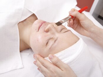 アストリエ グレース 相模大野(Astorie Grace)の写真/【ダウンタイムなし】シミ・シワなどの肌悩みに。肌本来の美しさを引き出すやさしいピーリング