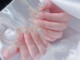 大人綺麗なヌーディーネイル