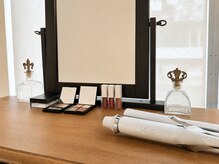 デザインケー 本店(design K)の雰囲気（お仕事前のご利用も◎施術後はドレッサーでメイク直しもOK♪）