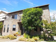 からだの恵み/石作りの外観、25台大駐車場完備