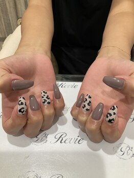 レビー(Revie)/アート