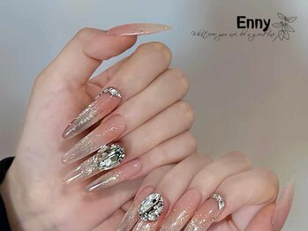 エニー(Enny)/キラキラパーツ×スカルプネイル