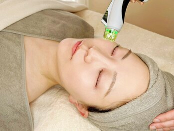 ラジェム(LA GEMME)の写真/【小顔美人を目指すならコレ】その場しのぎのケアは卒業！サーマリフトでハリや弾力を向上し、シワ改善◎