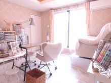 グラム(glam.)の雰囲気（アットホームな空間であなたにあったデザインを提案します♪）