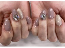 ネイルサロン ウノ 湘南平塚(UNO)/vカットストーン