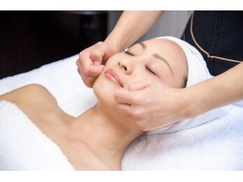 アヌード/小顔&美肌も叶えるオールハンド