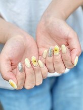 アイラッシュアンドネイル リリィ(Lily)/ぷっくりフラワーネイル