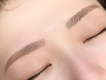 リット バイ ウェイズ(Lit by WAYS)の写真/今の時代だからこそ周りと差がつく目元へ◆眉毛の描き方やスタイリングのアドバイスもプロにお任せ◎