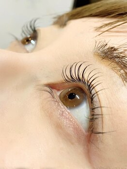 ナチュラル上品な目元にしたい