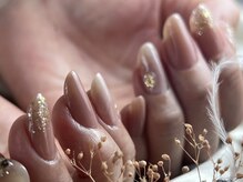 ジェルの厚みに頼らず爪を強く育てる極美フォルム施術店