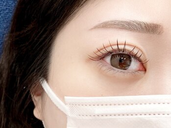 ムルチュラ 亀有店(muruchura KAMEARI)の写真/【軽さと持続力を兼ね備えたフラットマットラッシュ】自まつげのような自然なボリューム感☆濃さの調整も◎