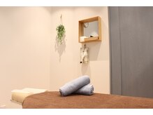 オリエントエクスプレスの雰囲気(完全個室の施術室。落ち着く空間でゆったりと過ごせます。)