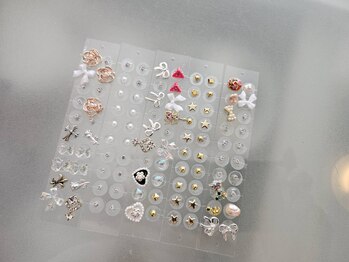 ラングル(L'ongle)/流行りの耳つぼジュエリーです