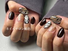 ネイルサロン 虹色