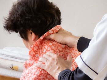 たか整骨院/首肩も念入りに