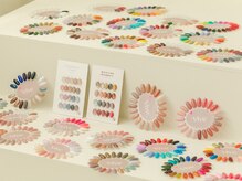 vive nail&eye 刈谷店【ヴィヴ】【11月上旬OPEN（予定）】の雰囲気（マグネット/ラメ200色以上ご用意しております♪）