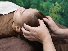 首筋もリンパ血流を良くします。