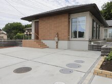 平屋の一軒家　駐車場は写真手前の１台分