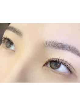 ナチュラル上品な目元にしたい