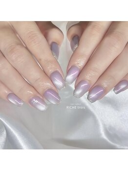 リッシュ トロワ(RICHE trois)/マグネット×ラメフレンチ