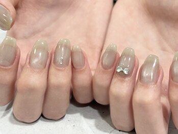 ローラン(LORAN)/透け感マグネットネイル