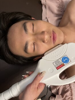 エース(Ace)の写真/【第一印象は“清潔感”で決まる】
青ヒゲ・肌荒れをケアして、爽やかで好印象な自分へ◎
