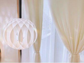 AY/落ち着いた雰囲気の大人サロン