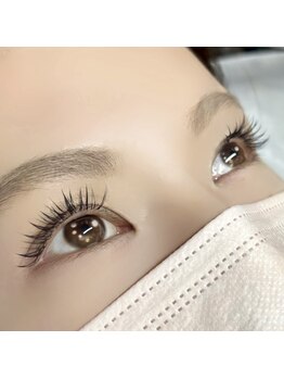 ナチュラル上品な目元にしたい