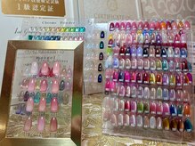 ザ ネイル パーラー 博多駅(The Nail Parlor)の雰囲気（カラー、マグネット、ラメグリッター各約100色取り揃えています）