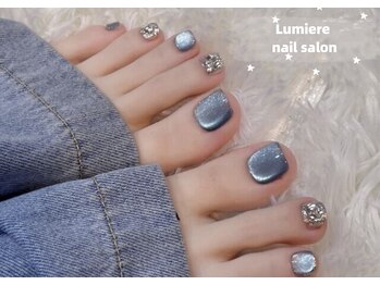 ルミエール ネイル 桜新町(Lumiere Nail)の写真/大人女性の足元を彩る、上品華やかフットネイル