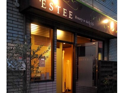 エスティ(ESTEE)の写真