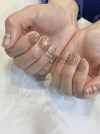 ふんわりチェックネイル