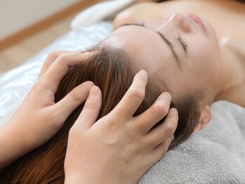 サロン シャイン(SHINE)の写真/【4000円前後のお手ごろメニュー多数ご用意♪】完全個室の上質な空間をお楽しみください!