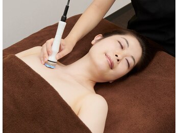 CNヘルス アンド ビューティーサロン in 上野(CN Health&Beauty SALON)/ハイパーナイフ６（デコルテ）