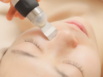 リバスパ(RIVA SPA)の写真/【毛穴詰まりが気になる方へ】月に一度の毛穴ケア★年齢問わず人気のフェイシャルです★
