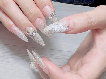 ナナ 名護店(NANA)の写真/≪持ち込みデザインOK≫入賞経験多数の実力派サロンだから理想の手元を再現できる。特別な日もお任せ下さい
