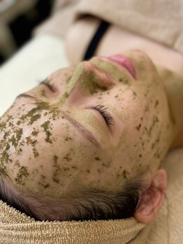 エクレ(eclat)の写真/毛穴ケア・ニキビケアに♪毛穴の開きや黒ずみ解消!根本からの肌質改善に◎剥離なしで痛みも少なく速攻美肌*
